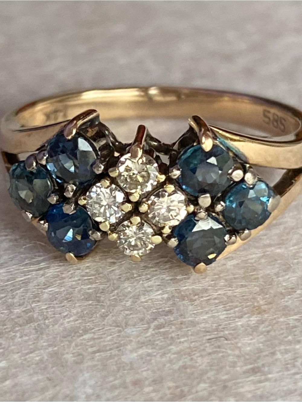 Vintage 14k Gold Sapphire and Diamond Cluster Ring - size 6.5 - Gorgeous